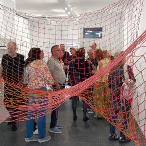 publiek gevangen in het net